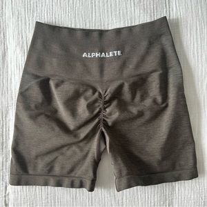 Alphalete Amplify Shorts in Mocha